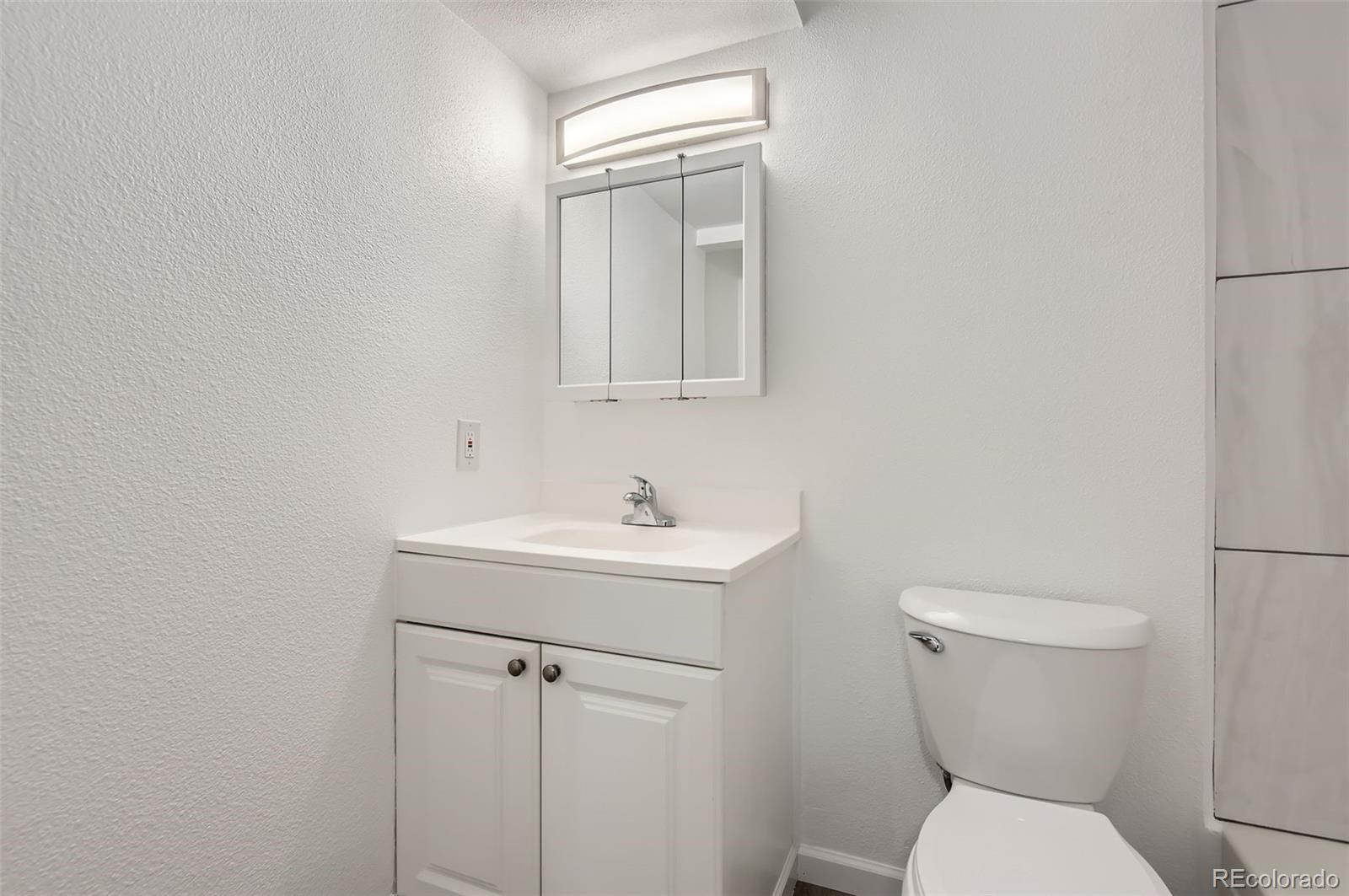 932 S Dearborn Unit: 8