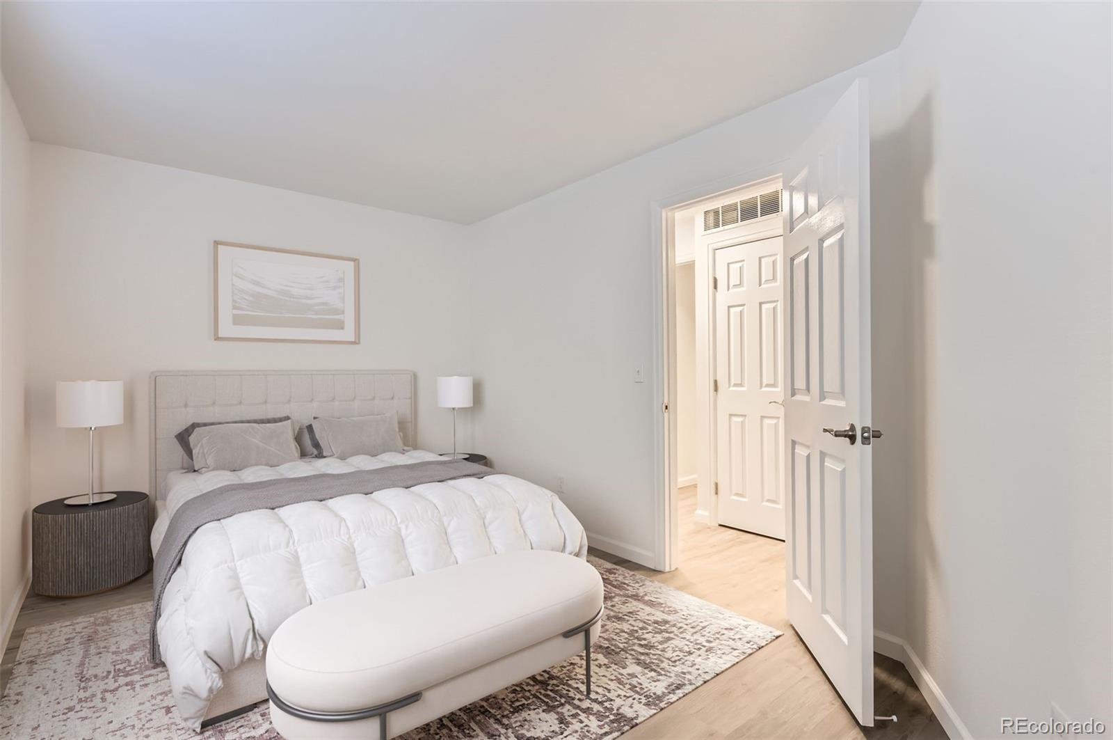 932 S Dearborn Unit: 8