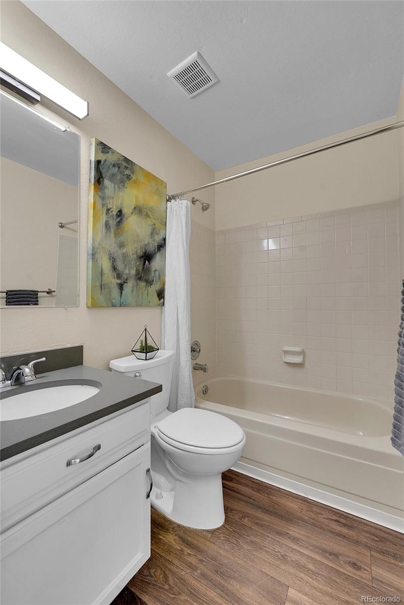 2545 E Nichols Circle