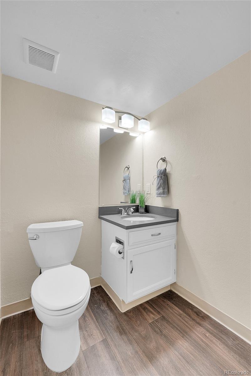 2545 E Nichols Circle