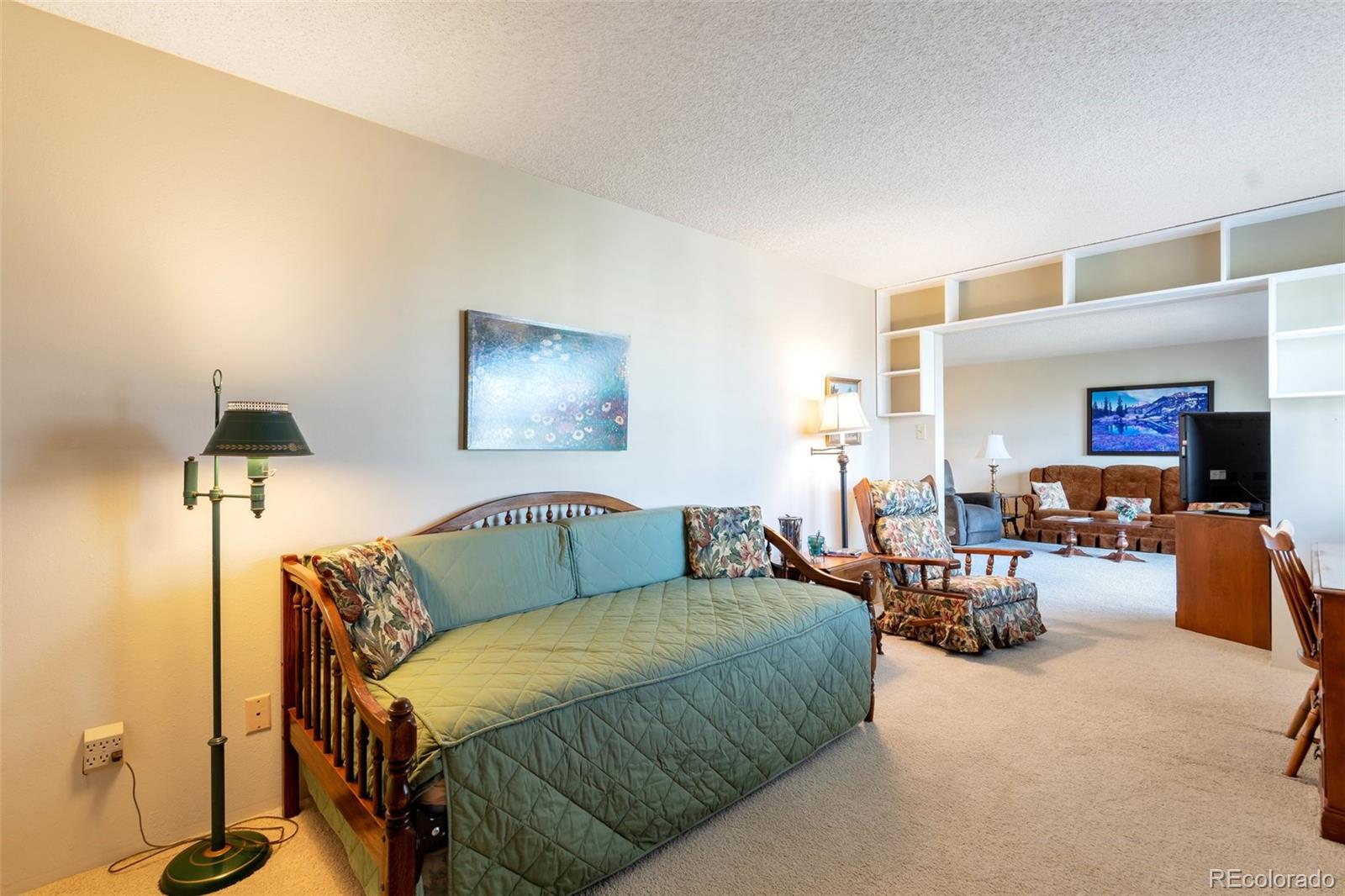 13901 E Marina Drive Unit: 606
