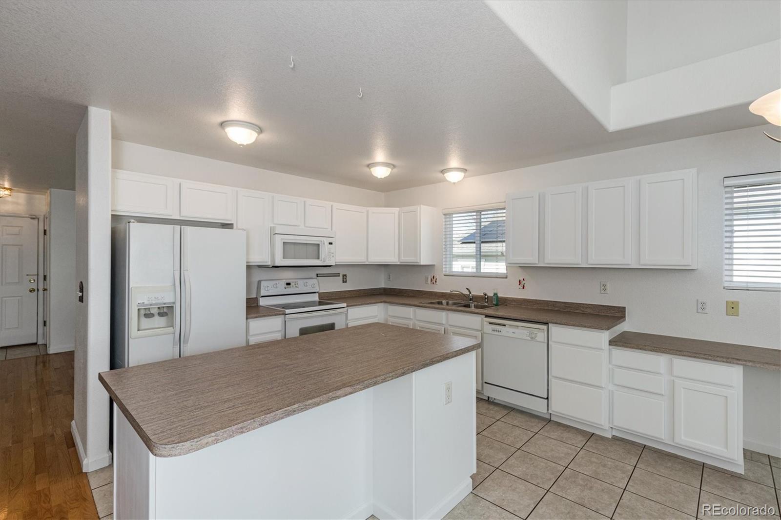 19614 E Caspian Circle