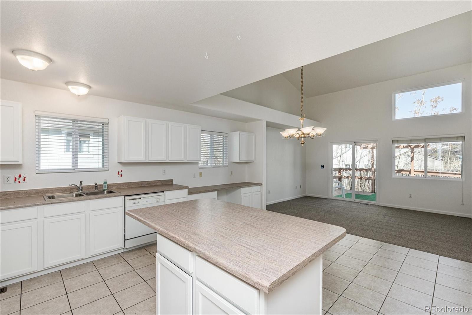 19614 E Caspian Circle