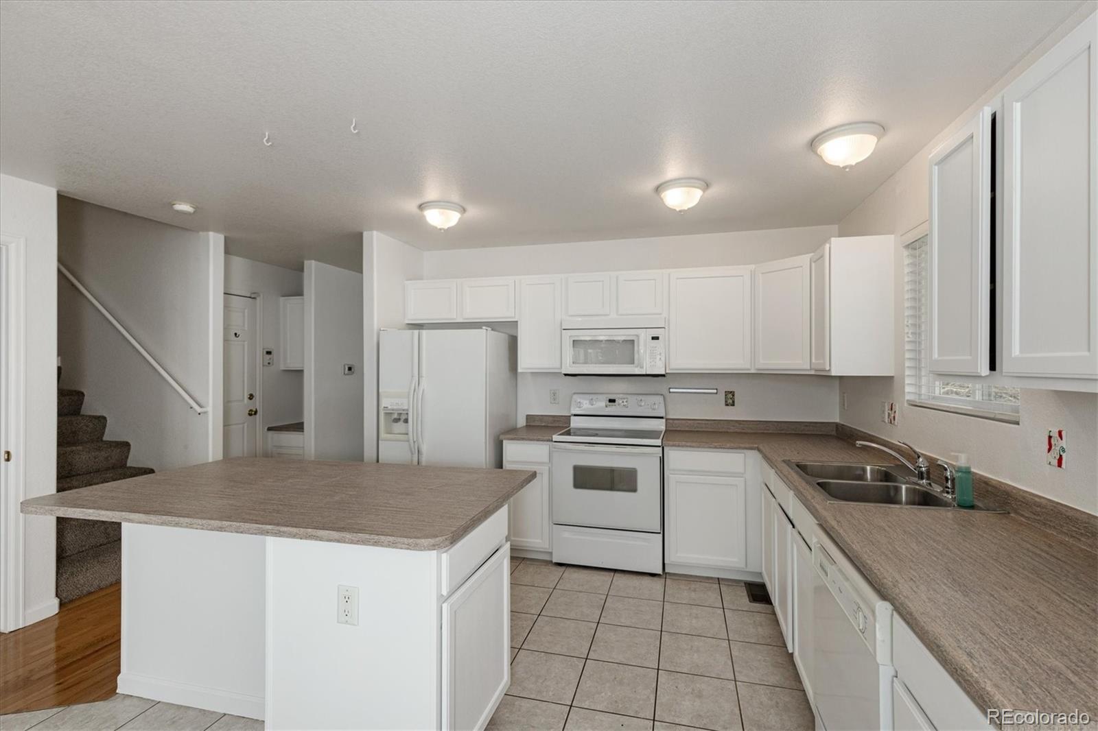 19614 E Caspian Circle