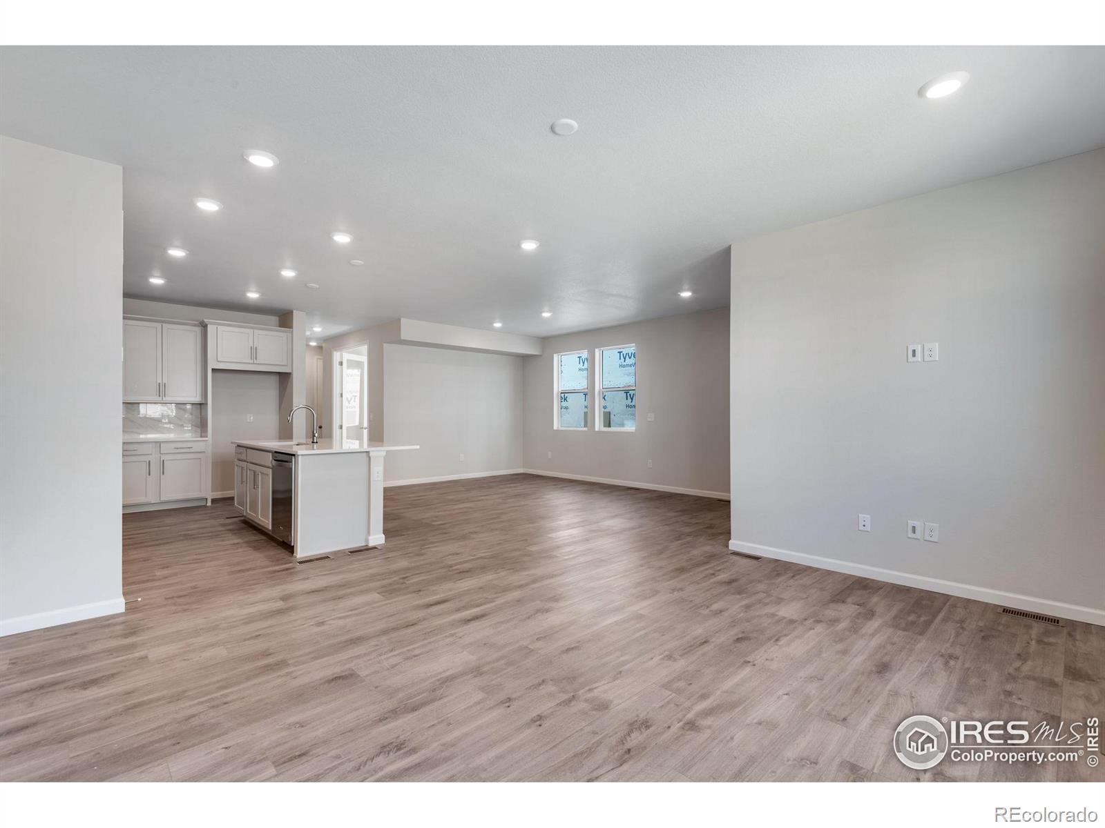1427 Great Western Drive