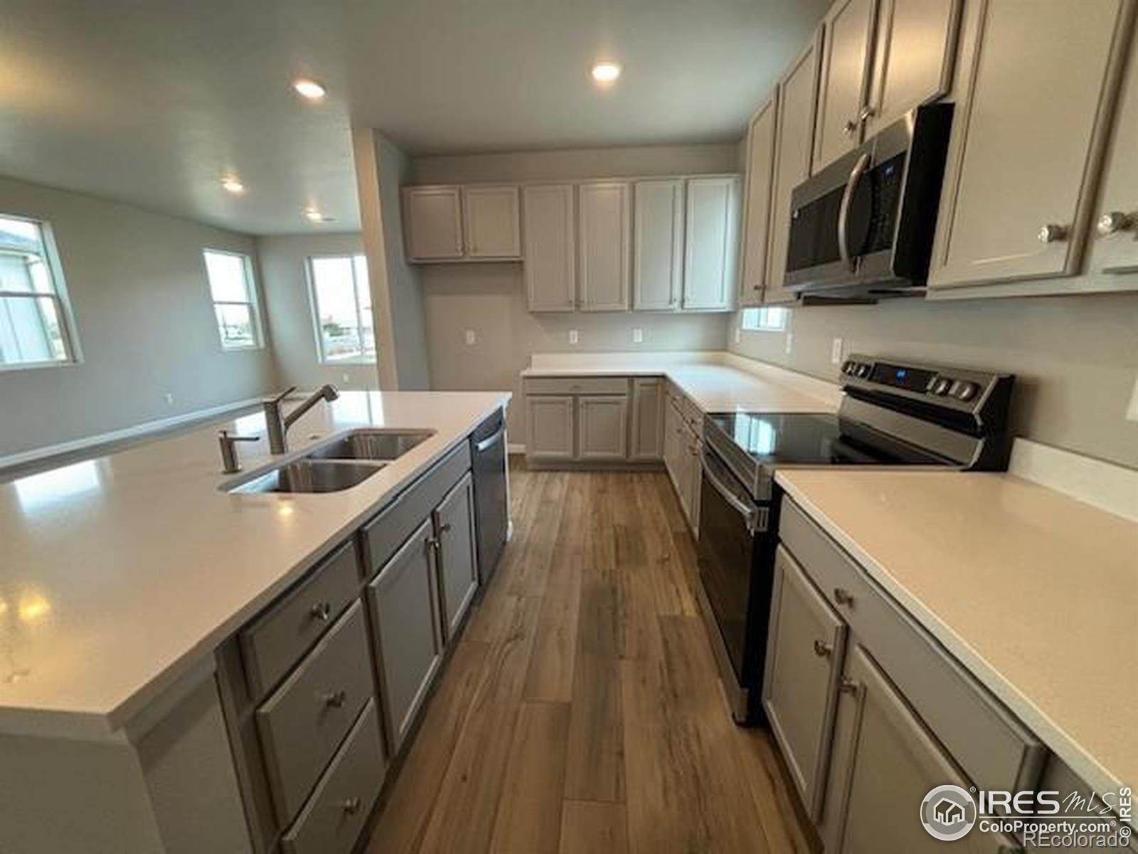 2739 Optimista Place