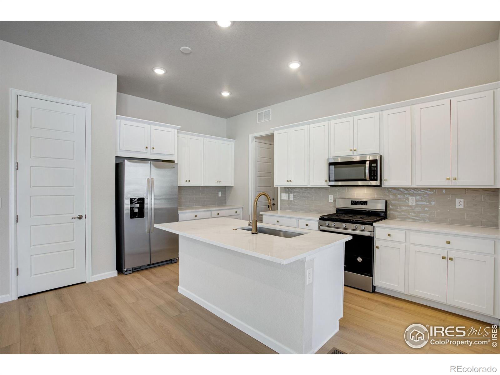 1742 Mount Meeker Avenue