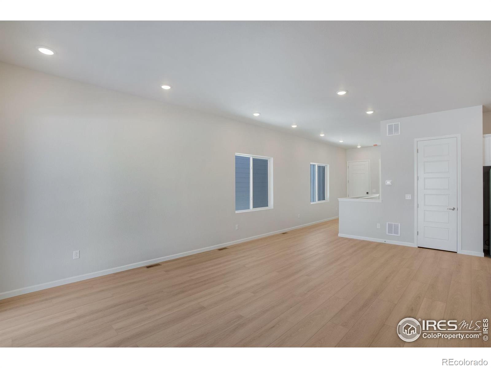 1742 Mount Meeker Avenue