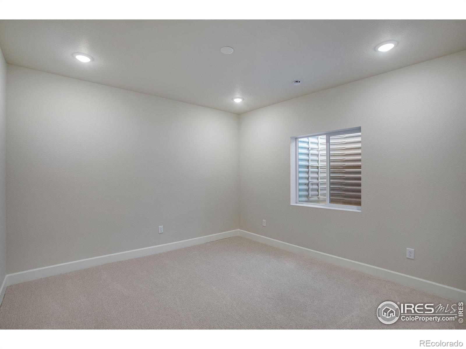 1742 Mount Meeker Avenue