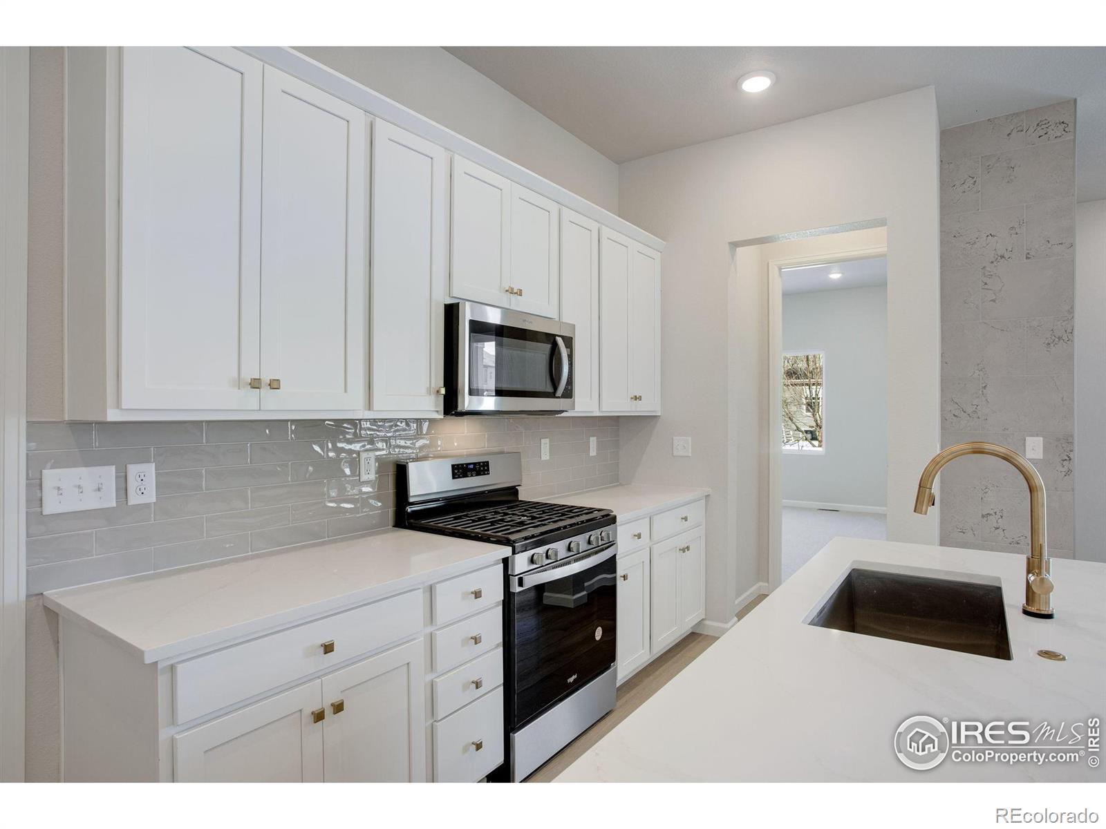 1742 Mount Meeker Avenue