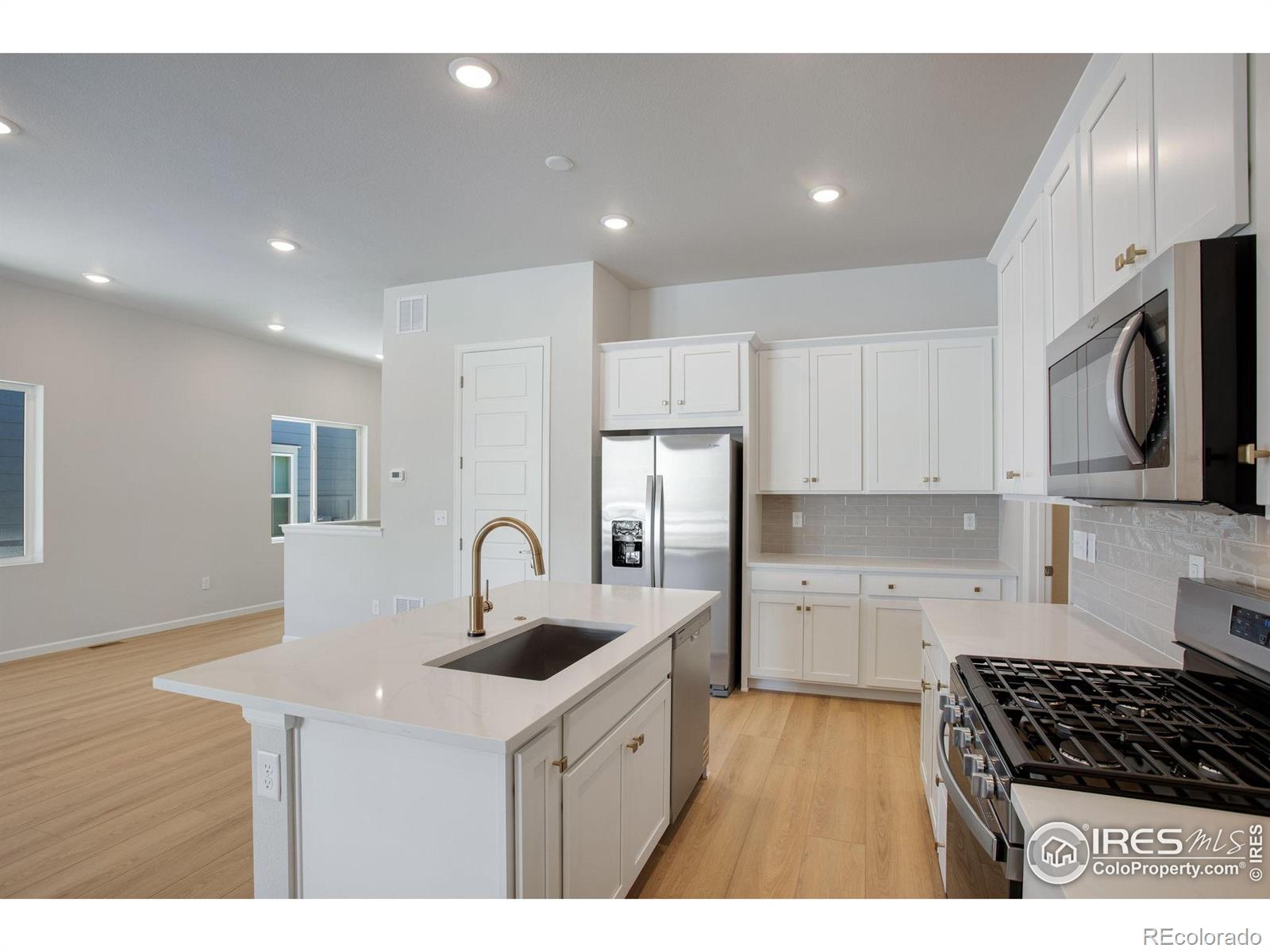 1742 Mount Meeker Avenue