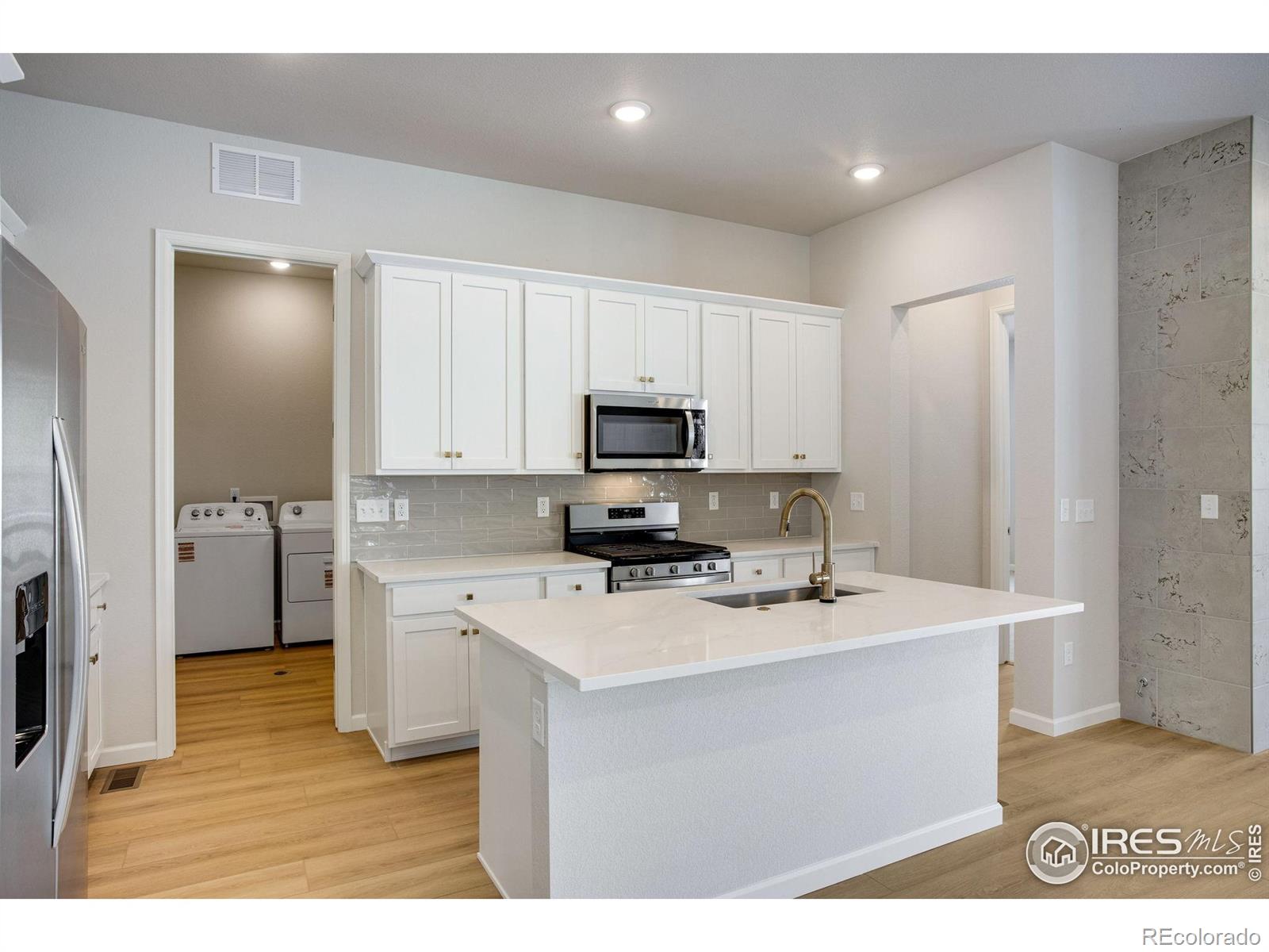 1742 Mount Meeker Avenue