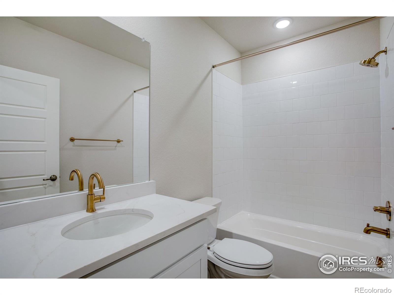 1742 Mount Meeker Avenue