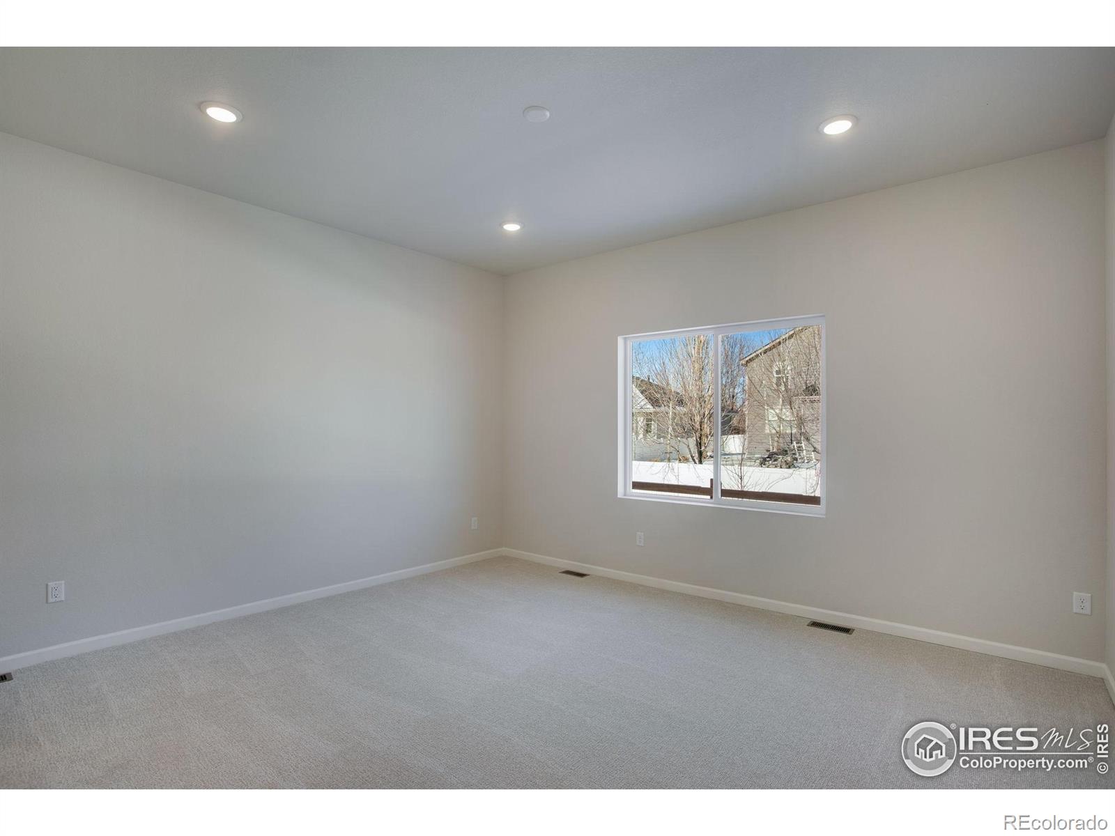 1742 Mount Meeker Avenue