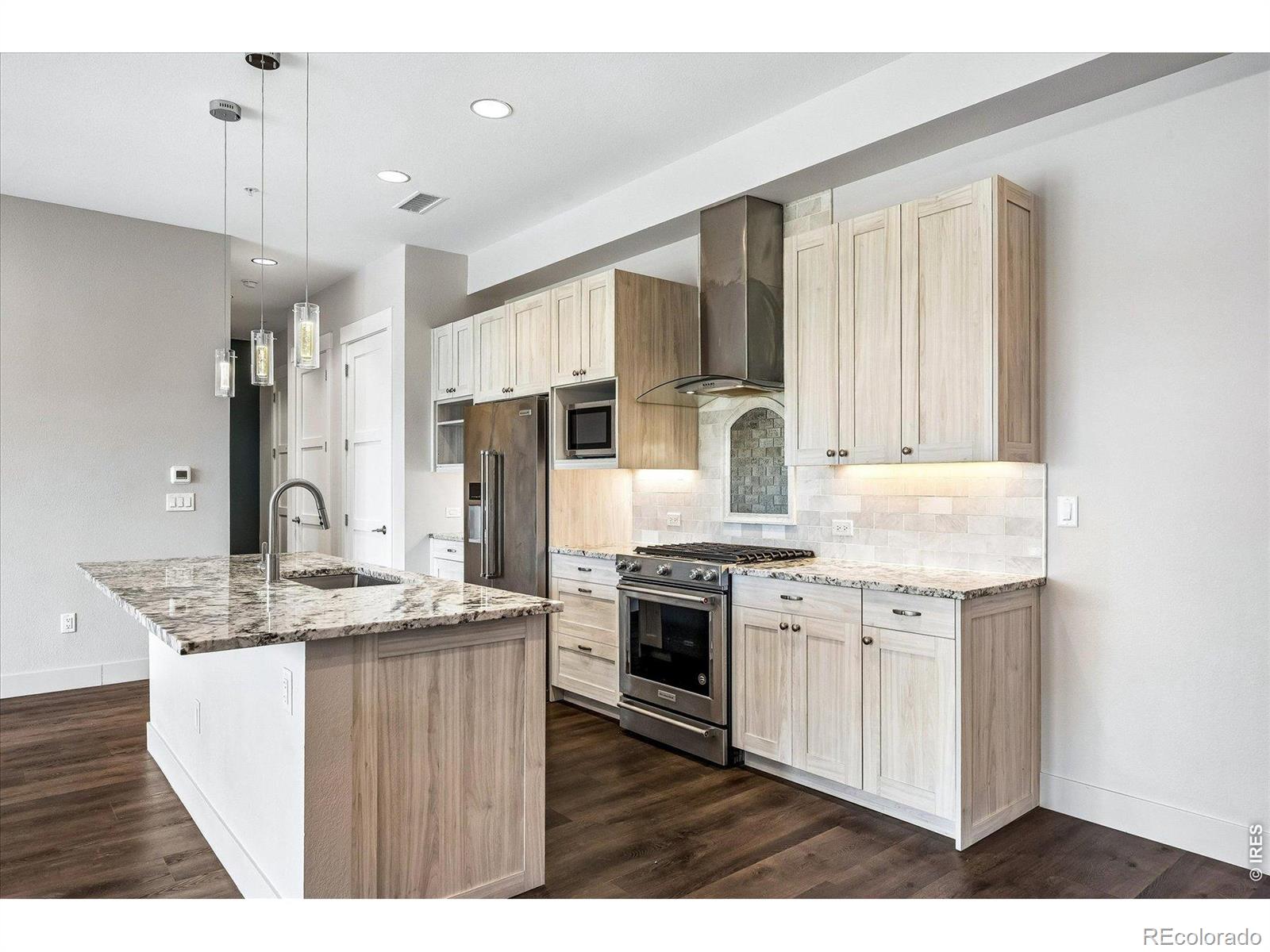 4885 S Monaco Street Unit: 207