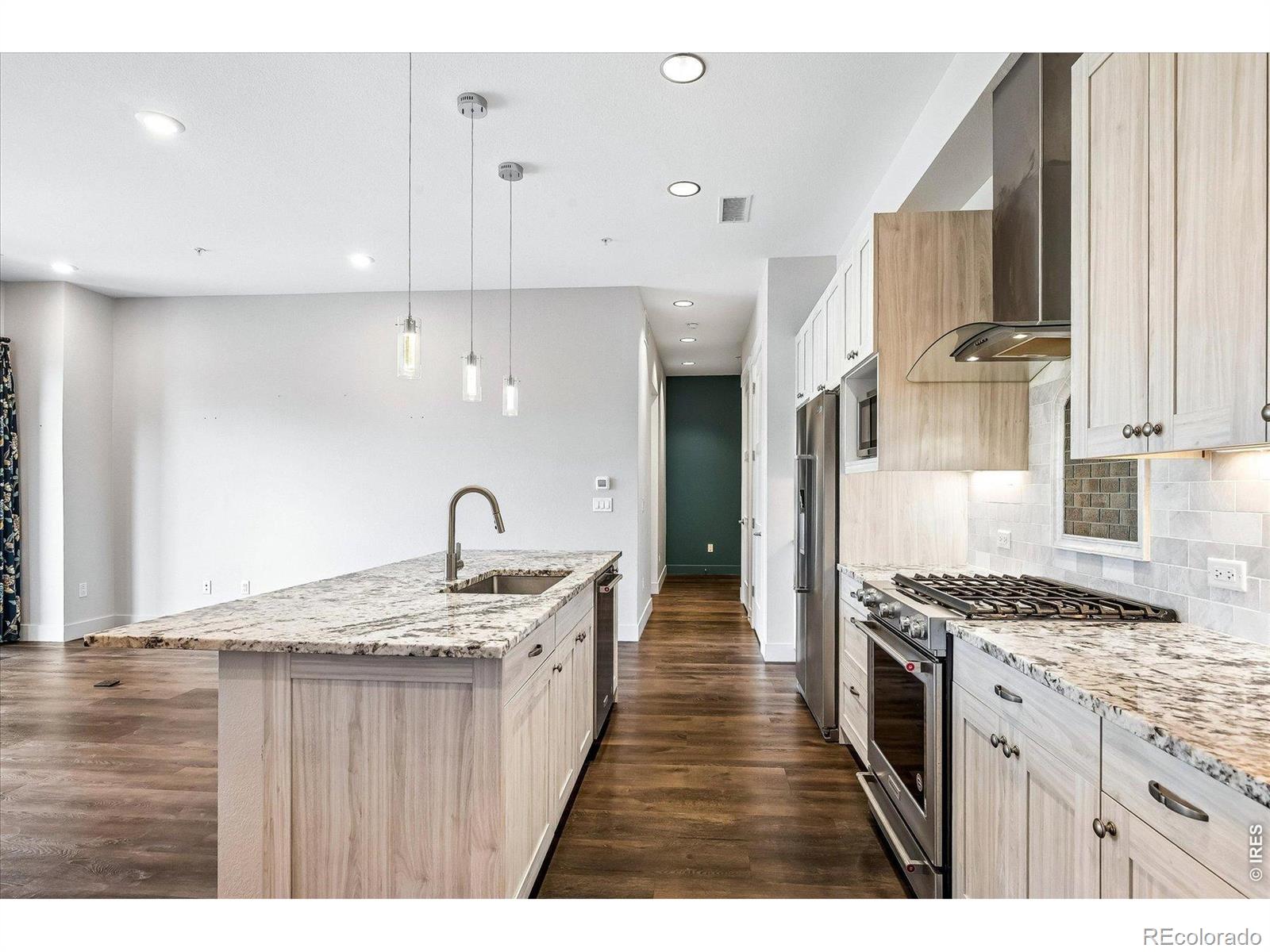 4885 S Monaco Street Unit: 207