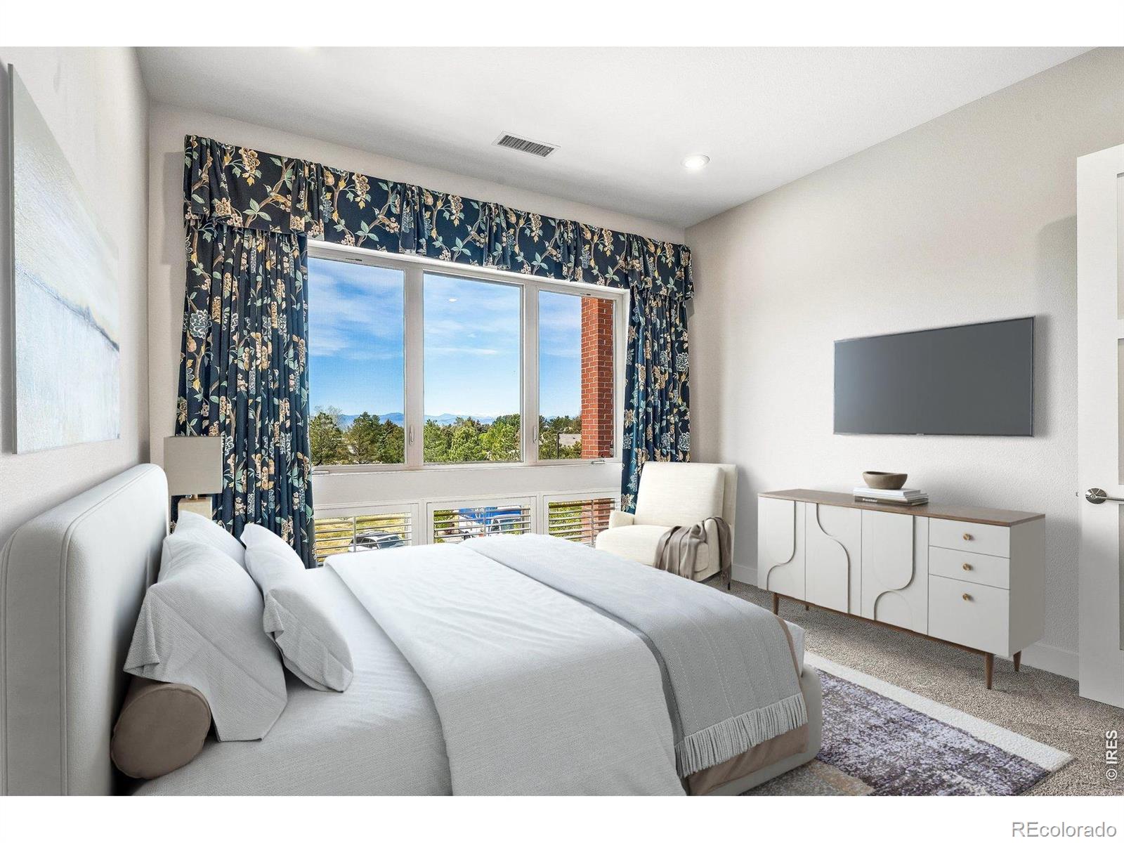4885 S Monaco Street Unit: 207