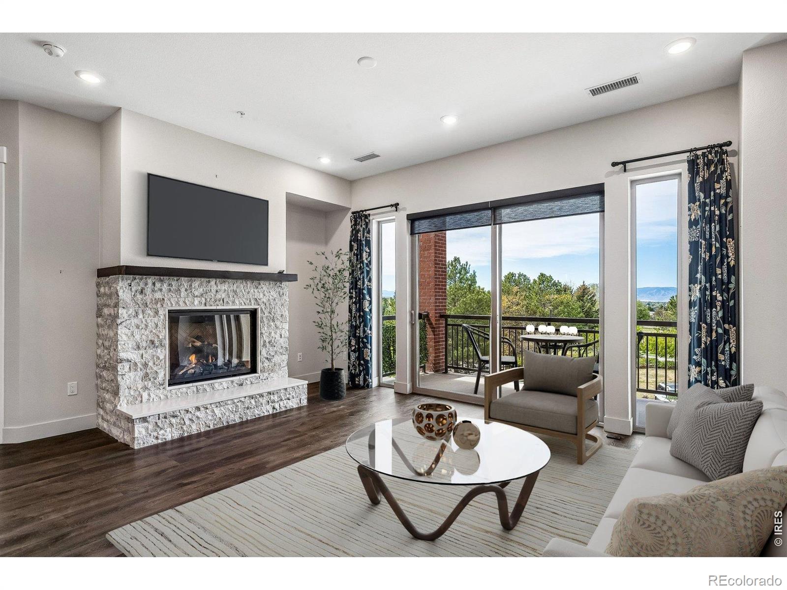 4885 S Monaco Street Unit: 207