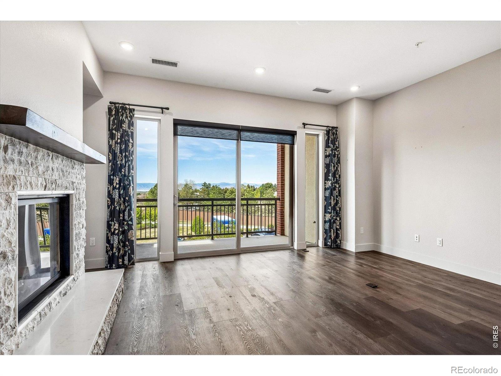 4885 S Monaco Street Unit: 207