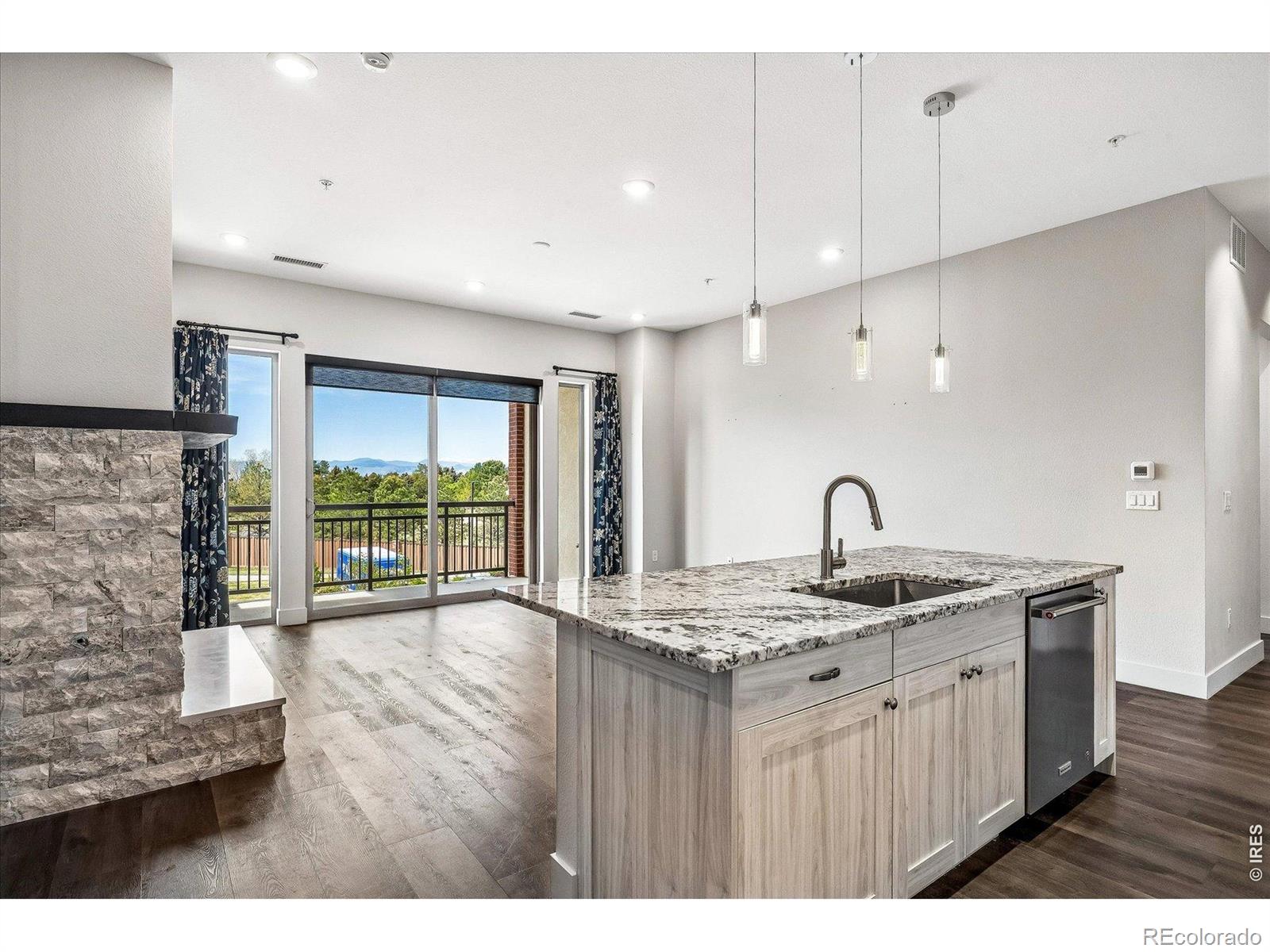 4885 S Monaco Street Unit: 207