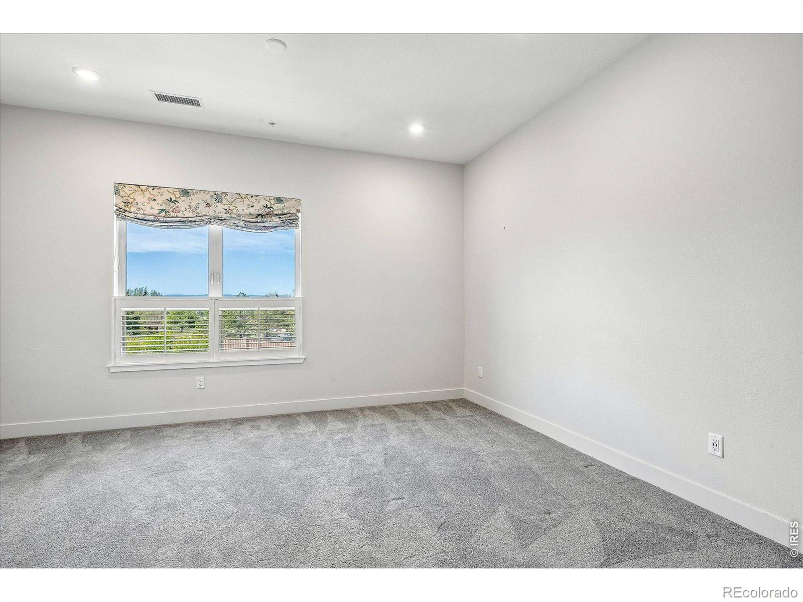 4885 S Monaco Street Unit: 207