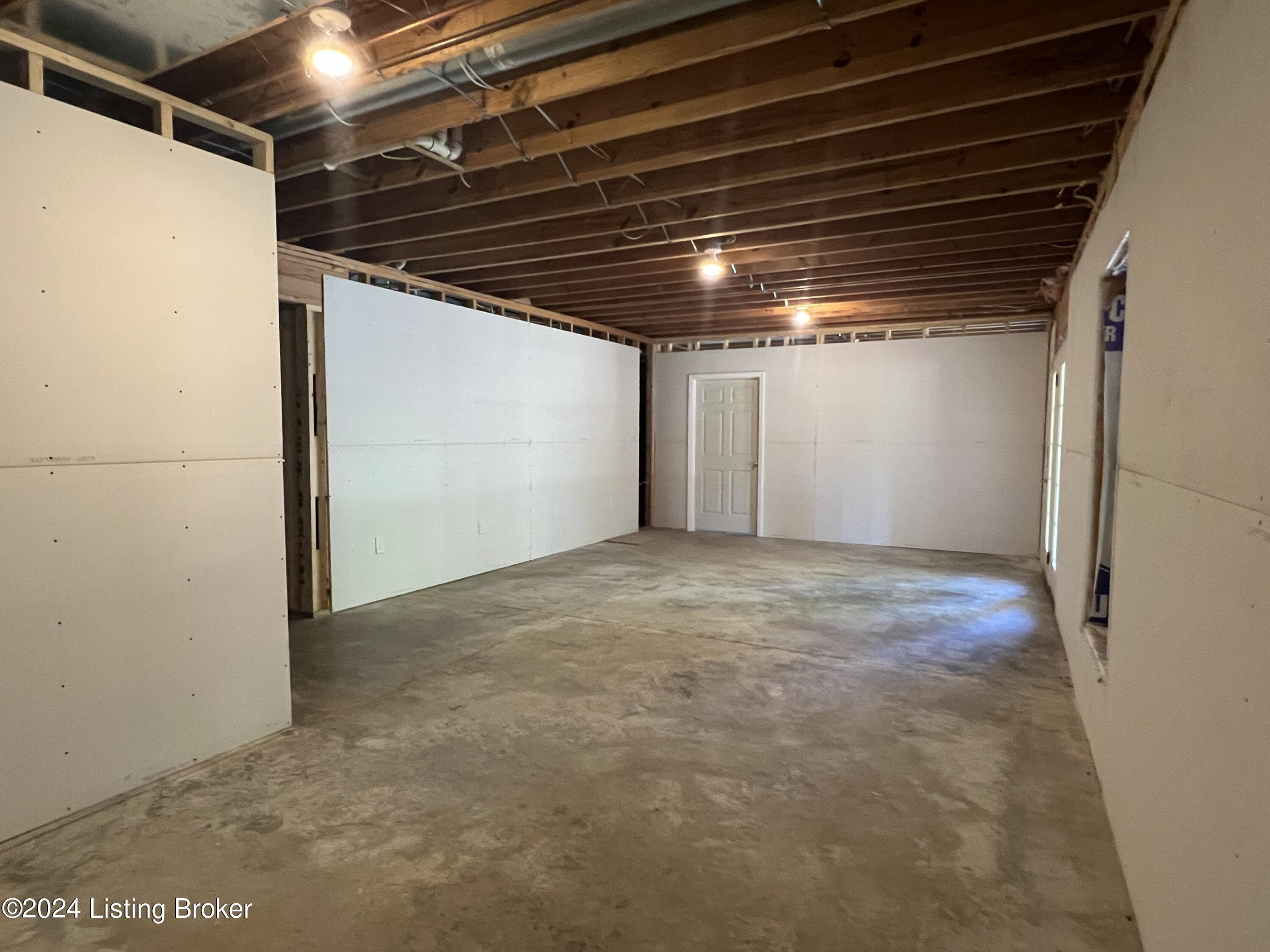 209 Oak Ridge Dr