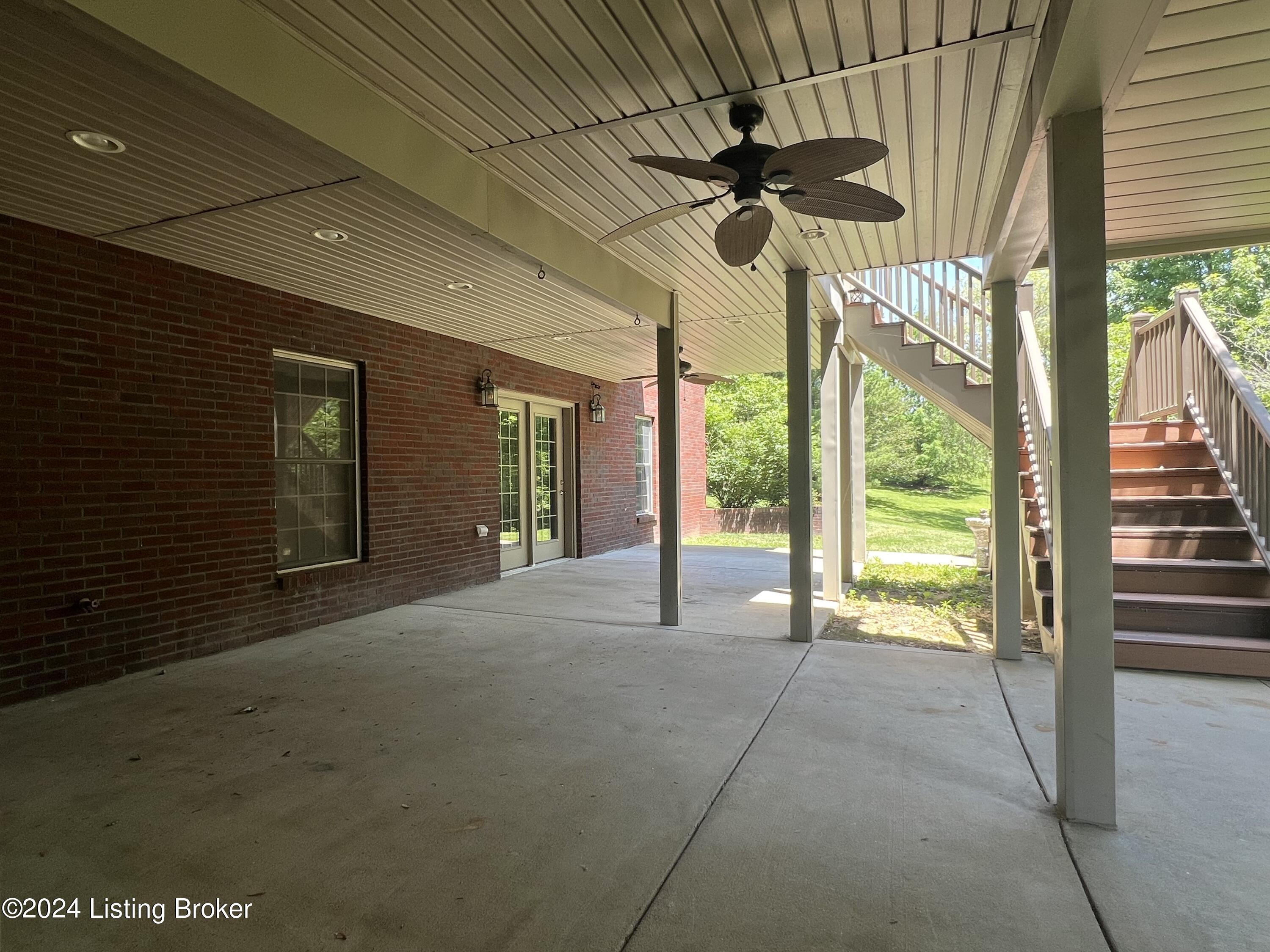 209 Oak Ridge Dr