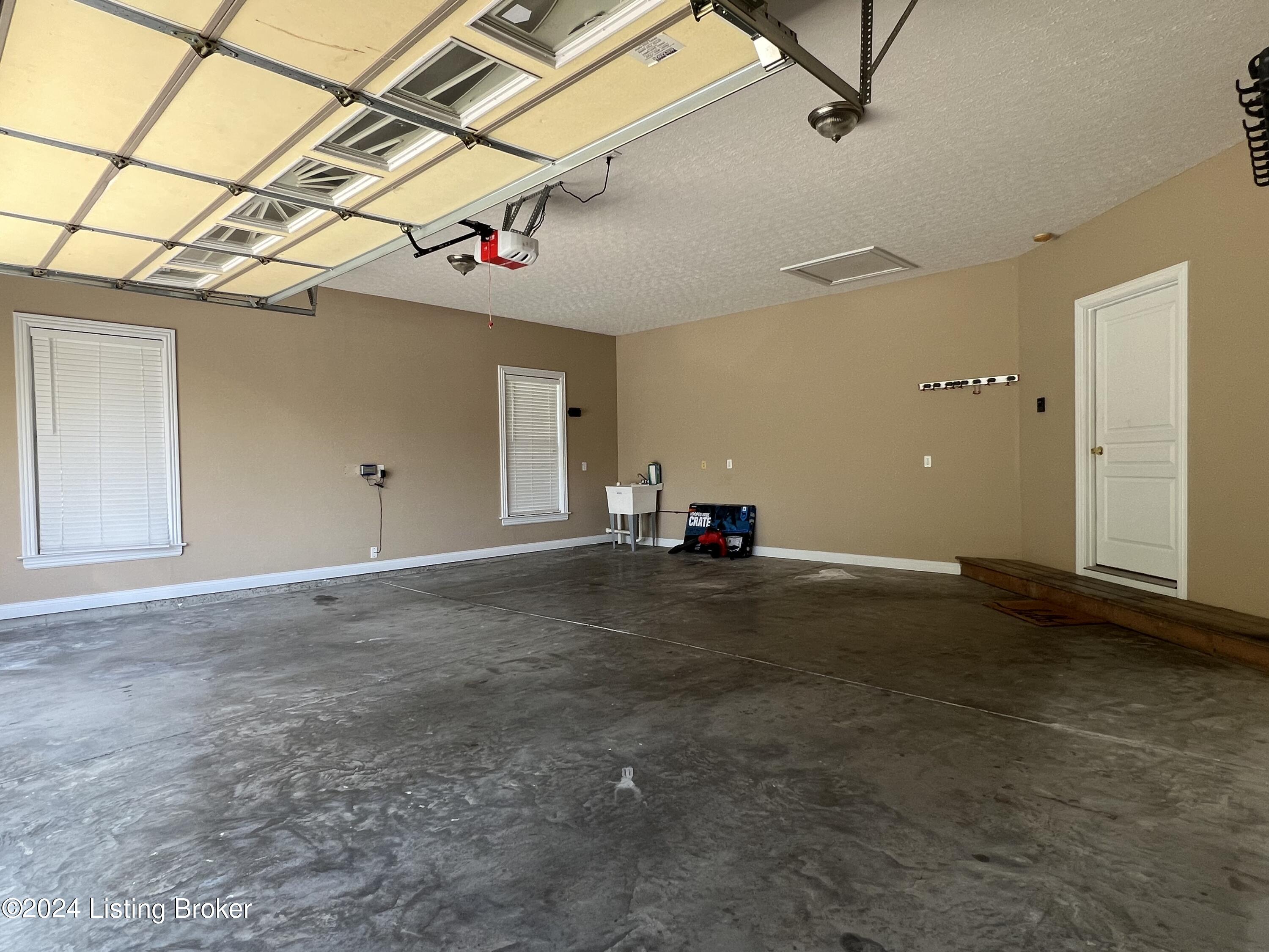 209 Oak Ridge Dr