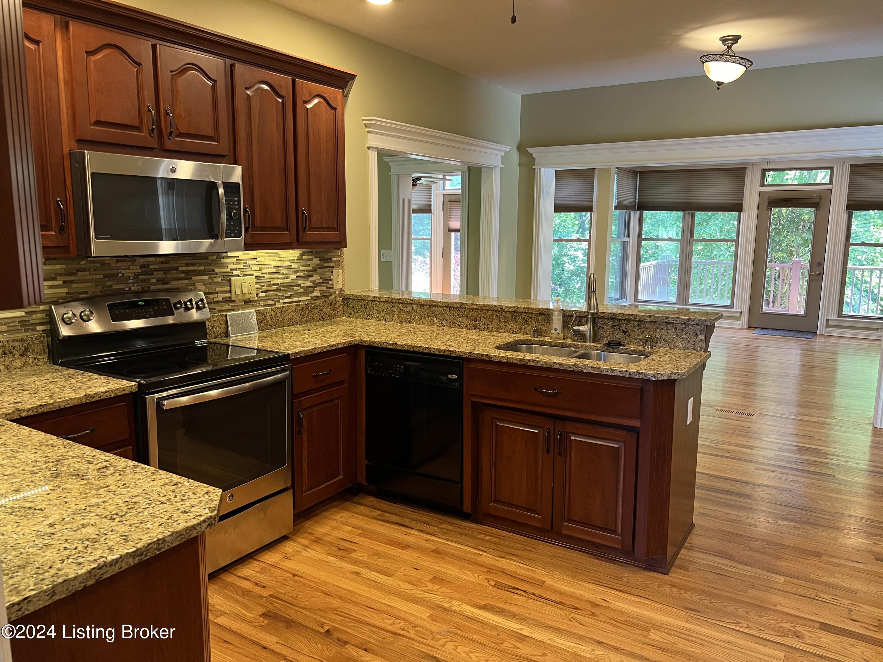 209 Oak Ridge Dr