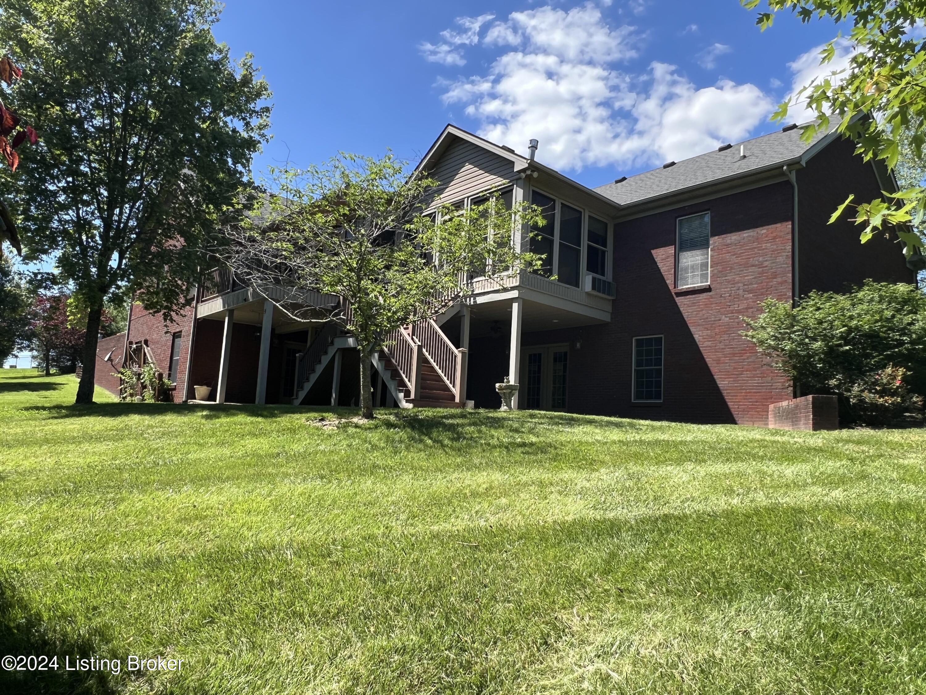 209 Oak Ridge Dr