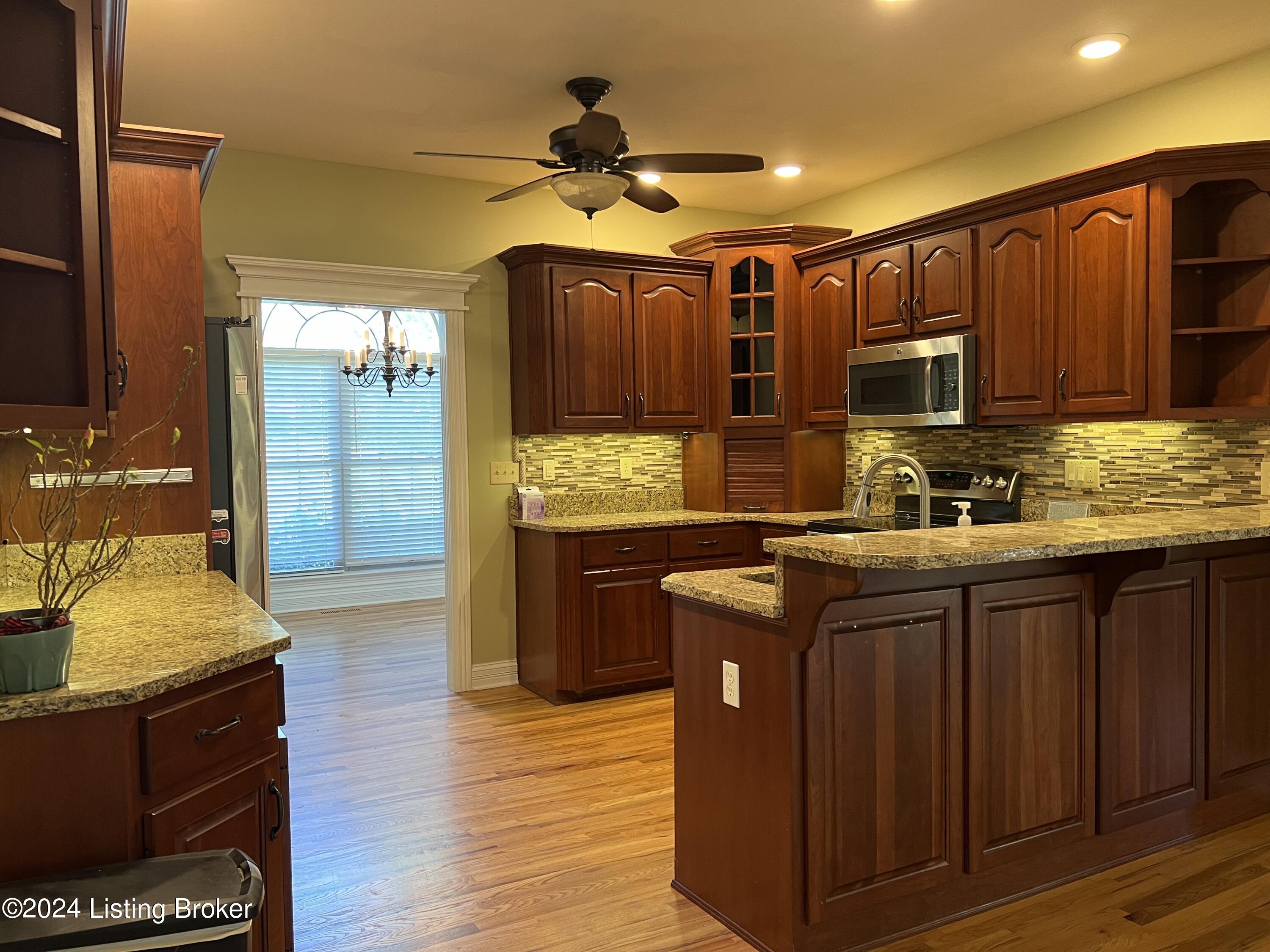 209 Oak Ridge Dr