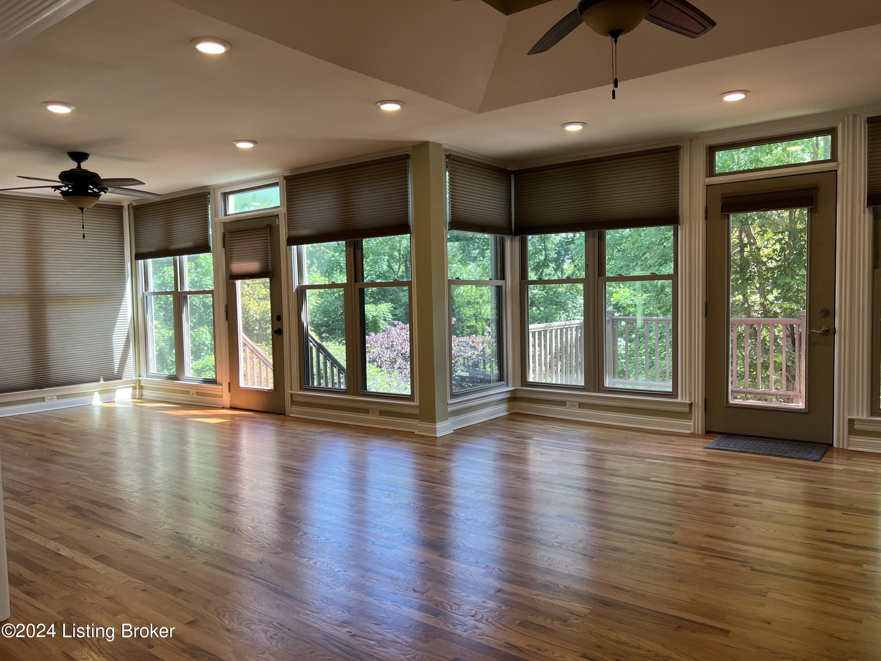 209 Oak Ridge Dr