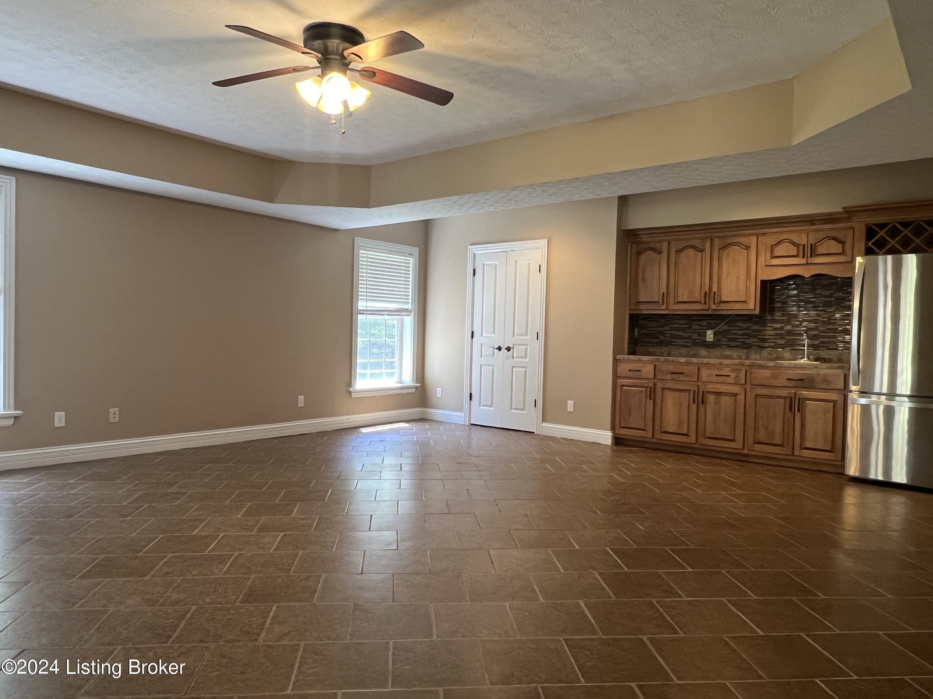 209 Oak Ridge Dr