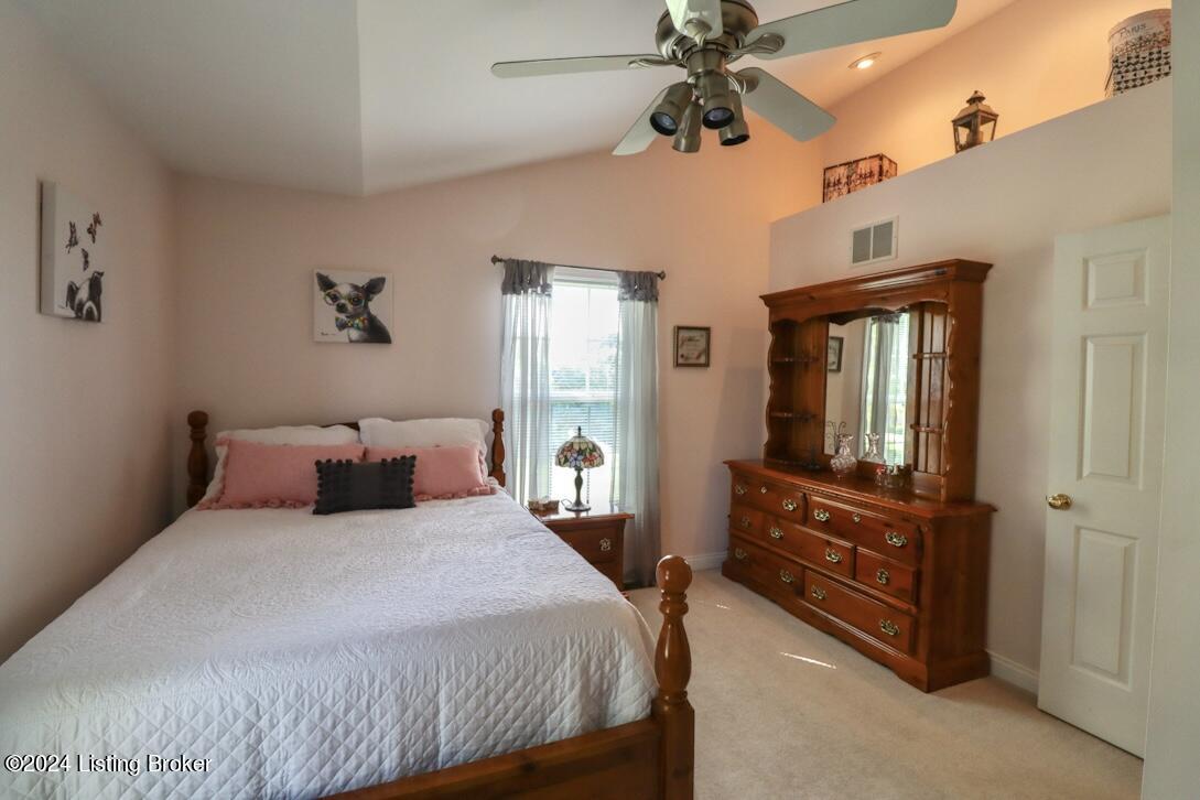 372 Oak Ridge Dr