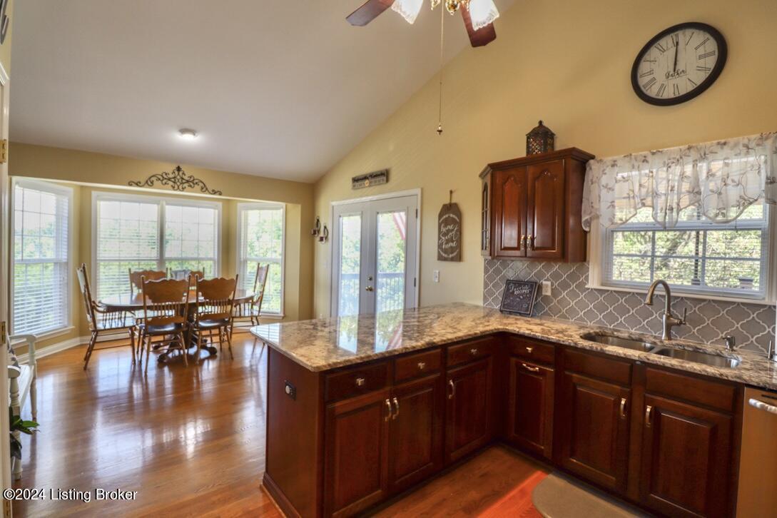372 Oak Ridge Dr