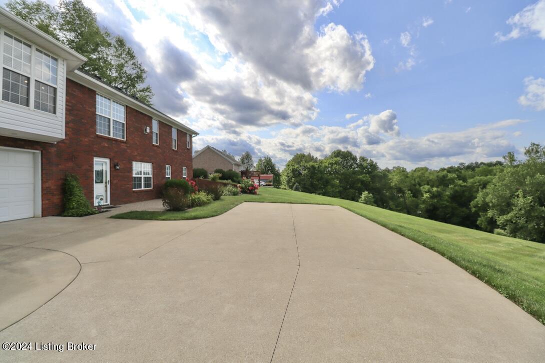 372 Oak Ridge Dr