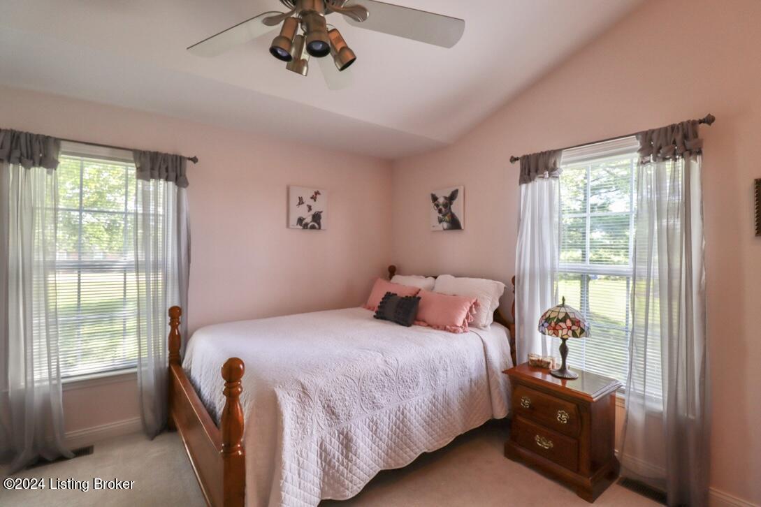 372 Oak Ridge Dr