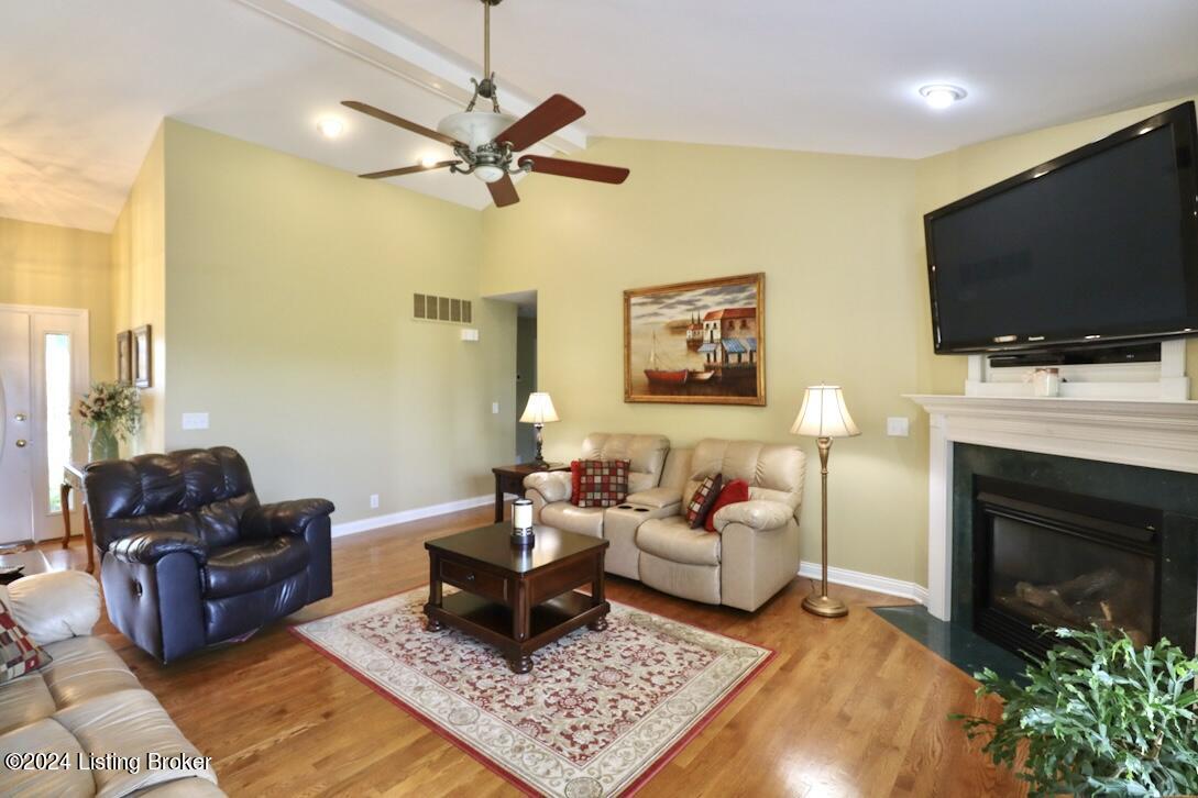 372 Oak Ridge Dr