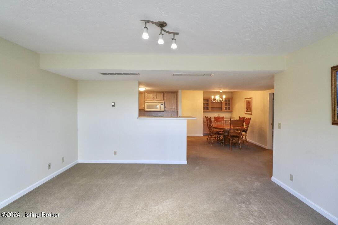 372 Oak Ridge Dr