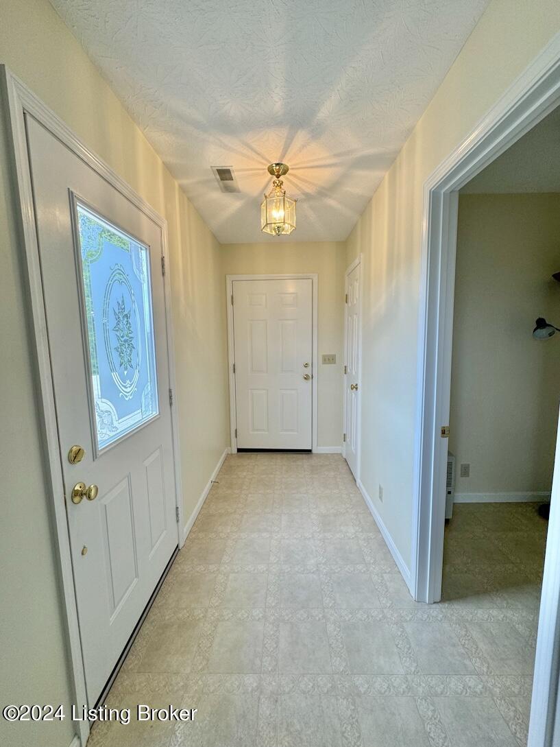 372 Oak Ridge Dr