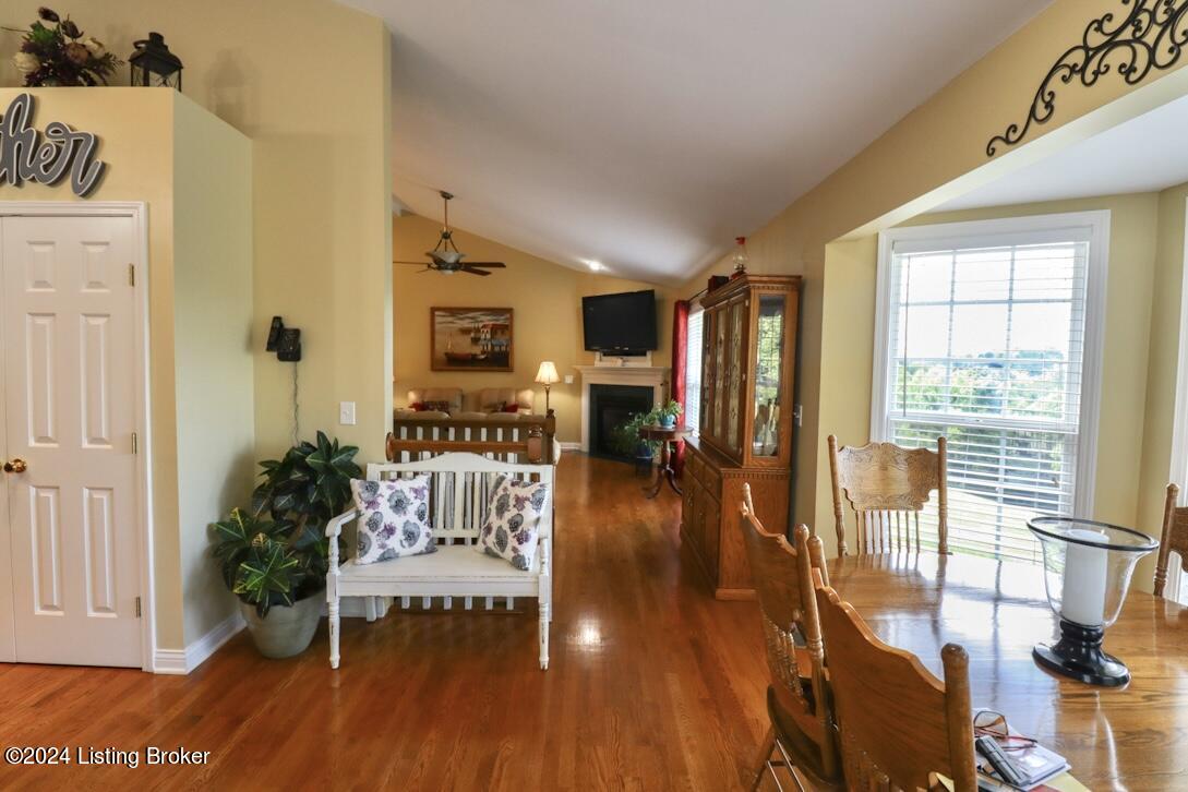 372 Oak Ridge Dr