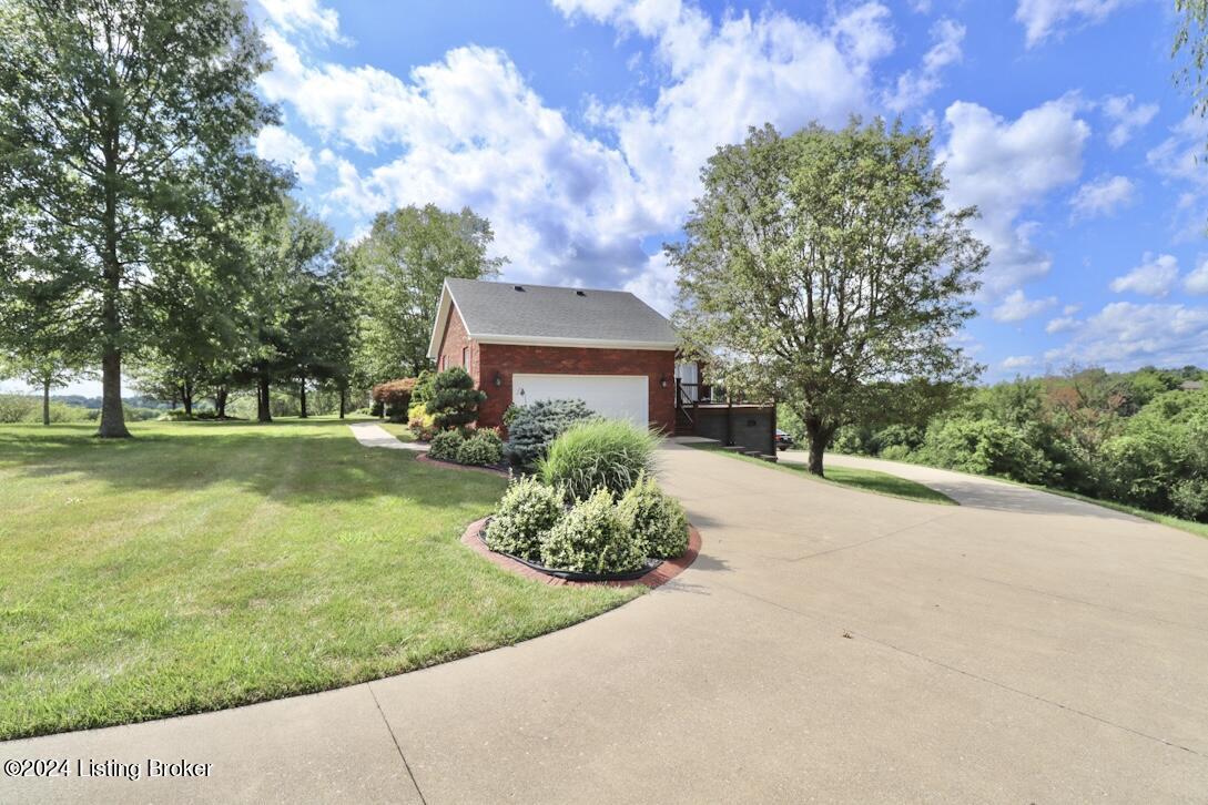 372 Oak Ridge Dr