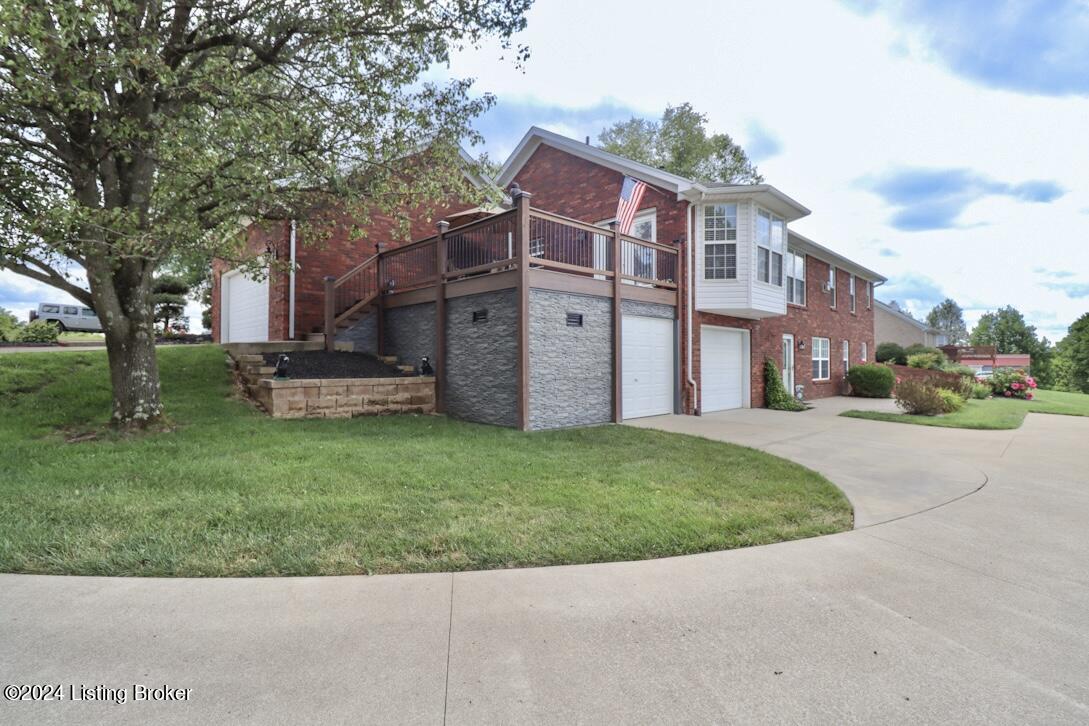 372 Oak Ridge Dr