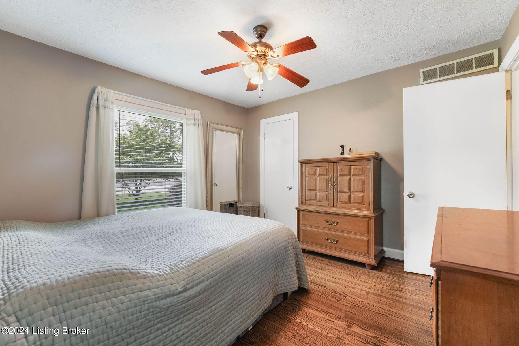 10317 La Grange Rd