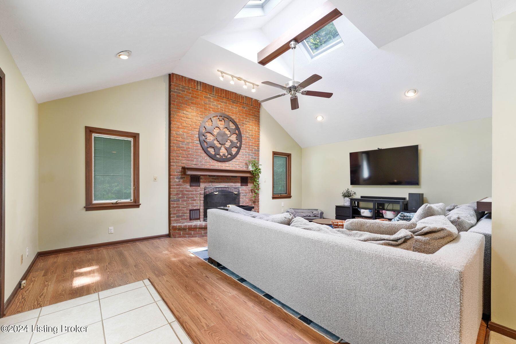 10317 La Grange Rd