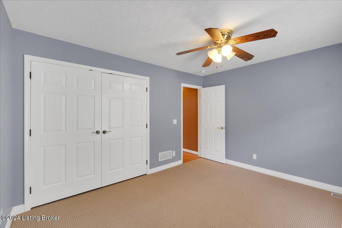 160 Bayberry Ct