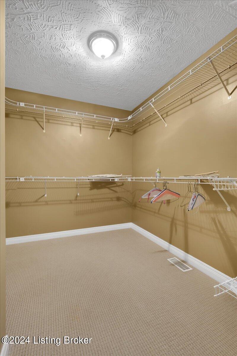 160 Bayberry Ct