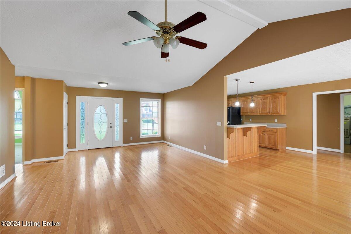 160 Bayberry Ct