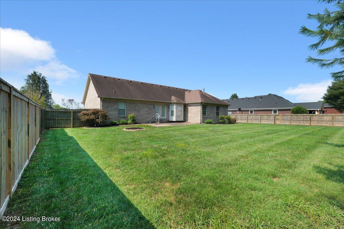 160 Bayberry Ct