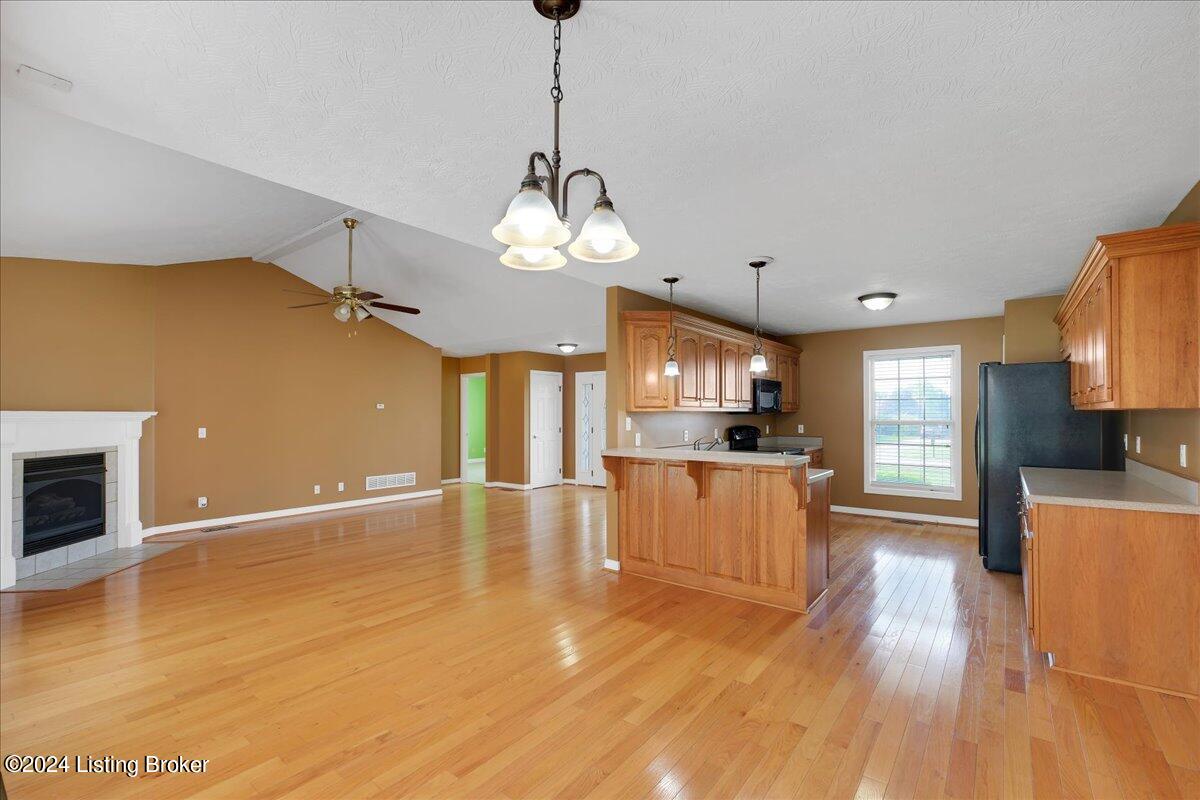 160 Bayberry Ct